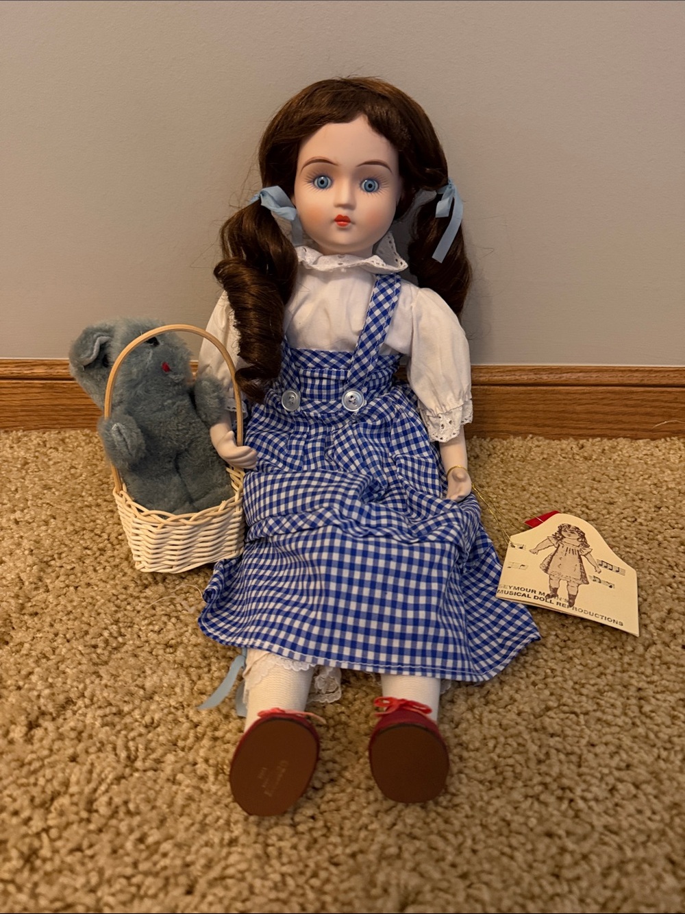 Vintage 1982 Seymour Mann Dorothy Wizard of Oz Porcelain Musical Doll
